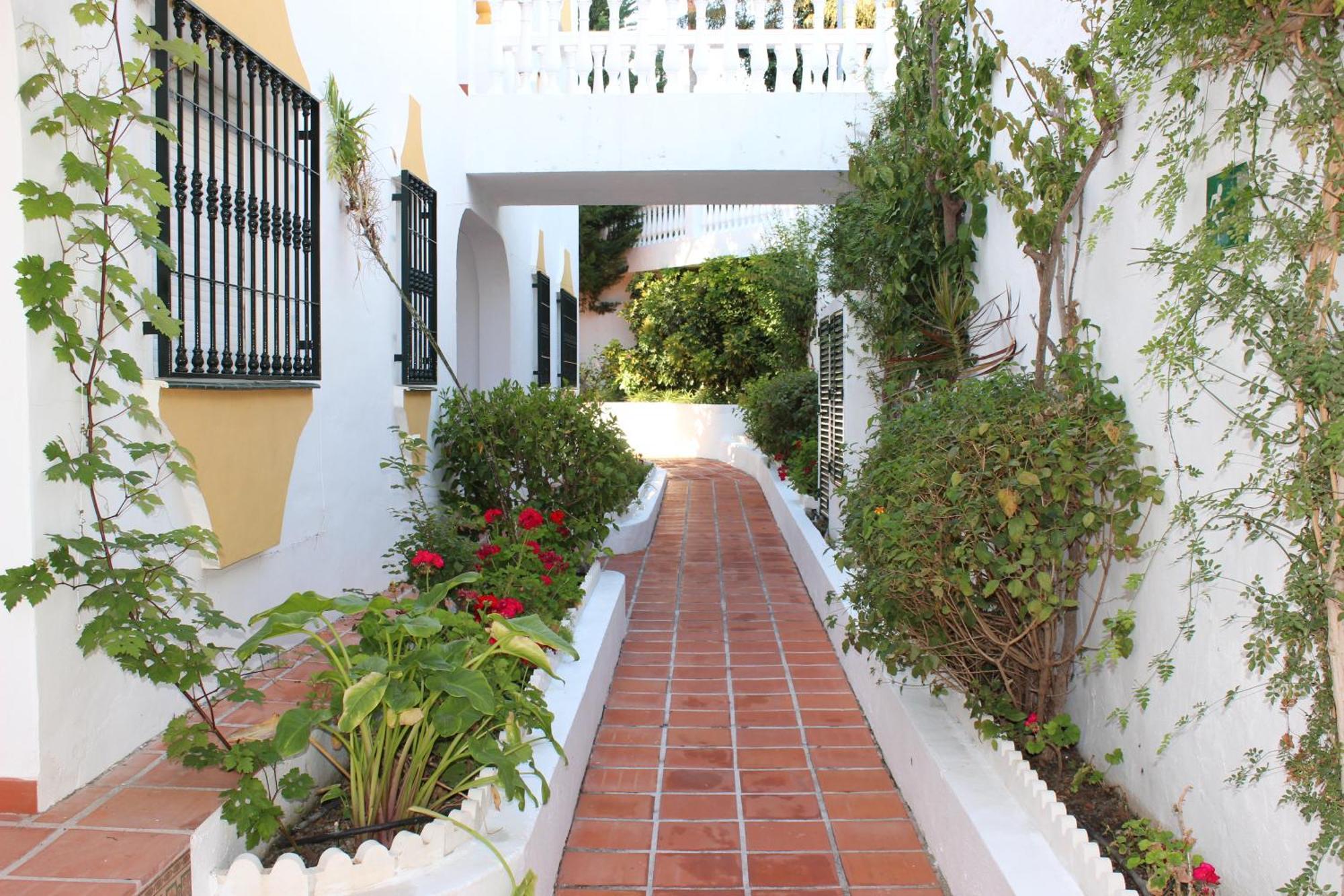 Apartamentos Las Rosas De Capistrano Nerja Buitenkant foto