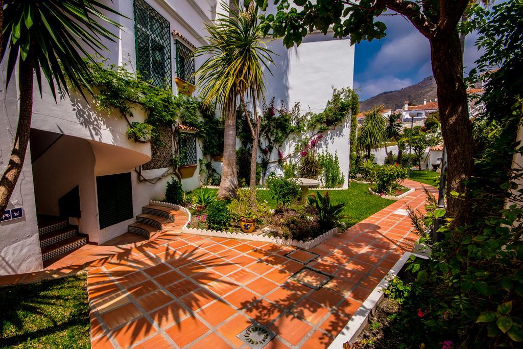 Apartamentos Las Rosas De Capistrano Nerja Buitenkant foto