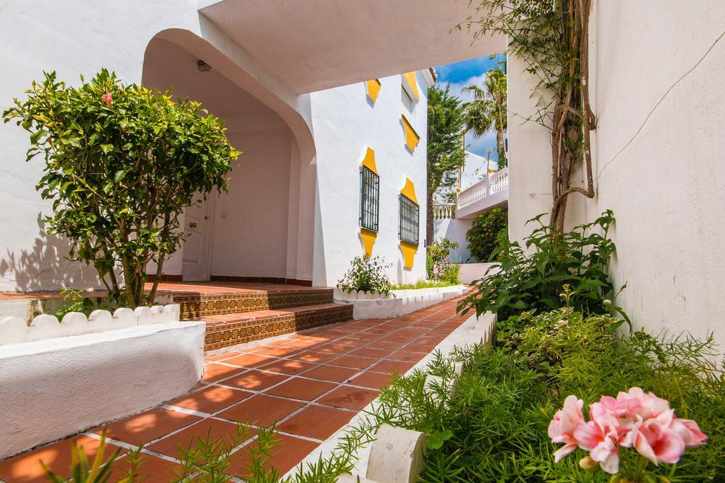 Apartamentos Las Rosas De Capistrano Nerja Buitenkant foto