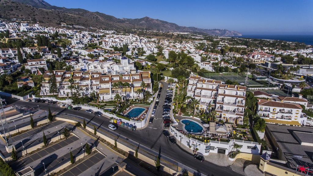 Apartamentos Las Rosas De Capistrano Nerja Buitenkant foto